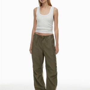 Aritizia Cache Cargo Pant in Army Green